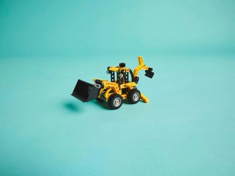 Конструктор LEGO Technic Екскаватор-навантажувач (42197) 270698 фото