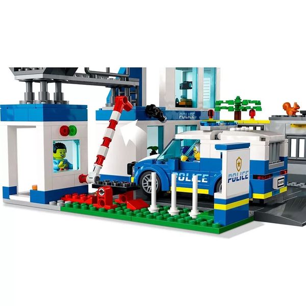 Конструктор LEGO City Поліцейська дільниця (60316) 263007 фото